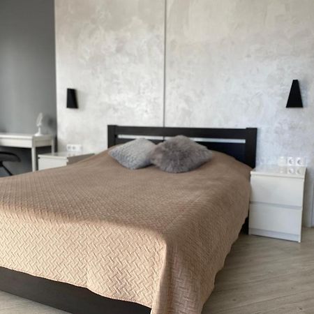 Serbska Apartment Лвив Екстериор снимка